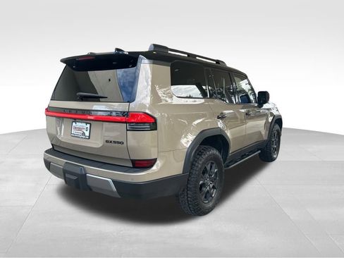 Used 2024 Lexus GX 550 image 3