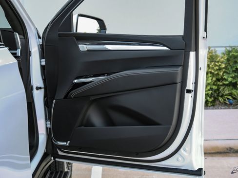 Used 2025 Cadillac Escalade V w/ LPO, Floor Liner Package image 90