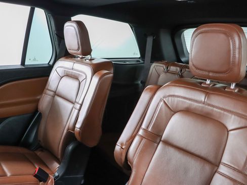 Used 2023 Lincoln Aviator Reserve w/ Equipment Group 201A image 25