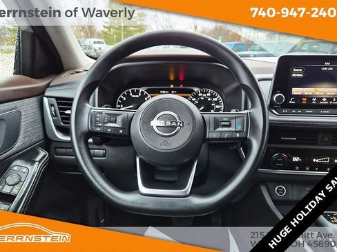 Used 2023 Nissan Rogue SV image 8