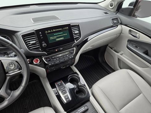 Used 2020 Honda Pilot Touring image 24