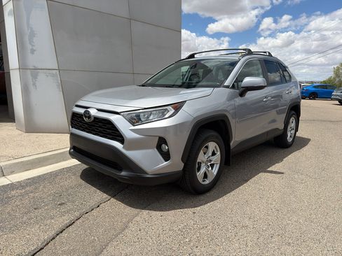 Used 2021 Toyota RAV4 XLE w/ Carpet Mat Package (TMS) AWD/4WD image 6