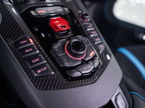 Used 2021 Lamborghini Aventador SVJ image 38