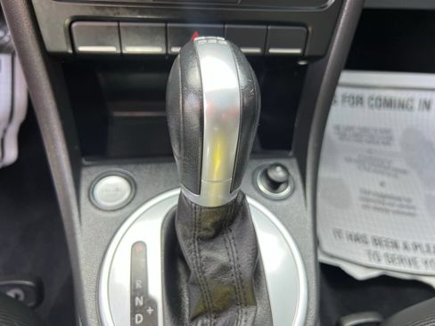 Used 2015 Volkswagen Beetle TDI FWD image 25