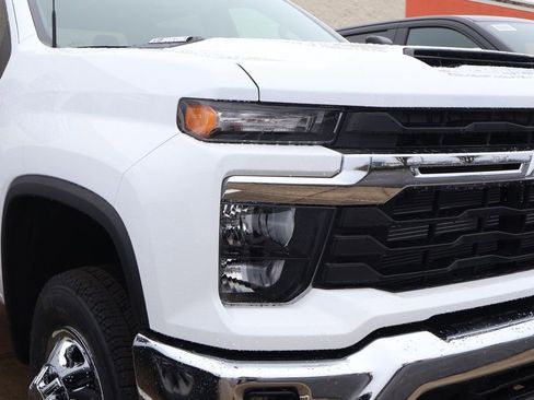 New 2026 Chevrolet Silverado 3500 LT w/ Convenience Package AWD/4WD image 3