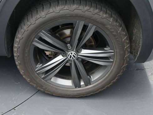 Used 2022 Volkswagen Atlas Cross Sport SEL R-Line AWD/4WD image 13