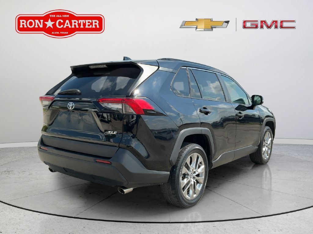 Used 2021 Toyota RAV4 XLE Premium FWD image 6