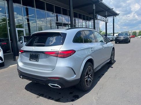 Used 2025 Mercedes-Benz GLC 350e 4MATIC image 9