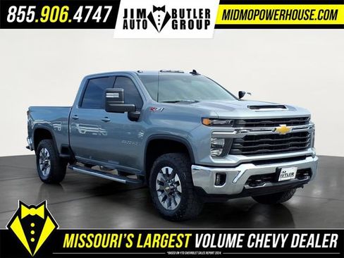 Used 2024 Chevrolet Silverado 3500 LT w/ Safety Package AWD/4WD image 10