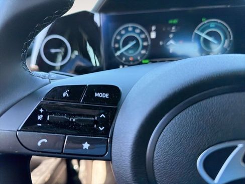 New 2025 Hyundai Elantra SEL FWD image 14