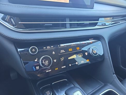 Used 2023 INFINITI QX60 Luxe w/ Performance Audio Package FWD image 24