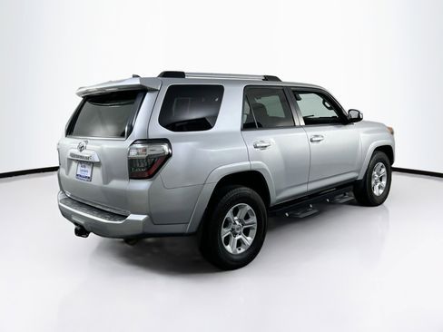 Used 2022 Toyota 4Runner SR5 RWD image 5