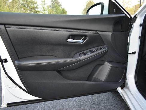 Used 2023 Nissan Sentra SV image 14