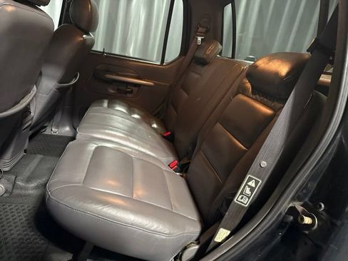Used 2001 Ford Explorer Sport Trac 4x4 image 22