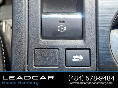 Used 2016 Subaru Legacy 2.5i Premium AWD/4WD image 24