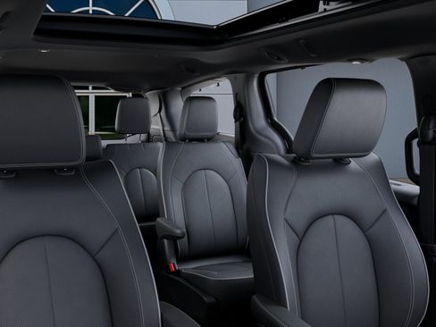 New 2026 Chrysler Pacifica Limited image 26