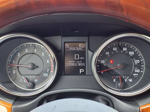 Used 2012 Jeep Grand Cherokee Overland AWD/4WD image 18