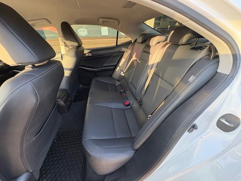 Used 2019 Lexus IS 300 AWD image 16