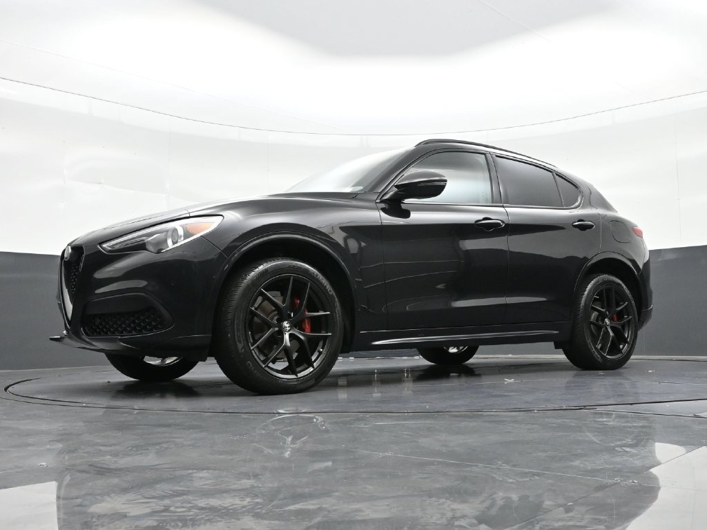 Used 2020 Alfa Romeo Stelvio Sport w/ Quick Order Package 22K Sport RWD image 23