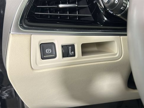 Used 2024 Cadillac XT6 Premium Luxury w/ LPO, Floor Liner Package AWD/4WD image 20
