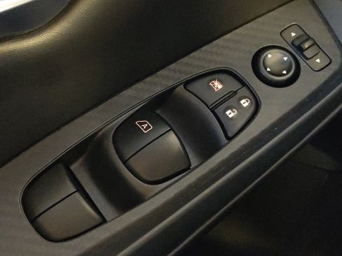 Used 2025 Nissan Sentra SV FWD image 27