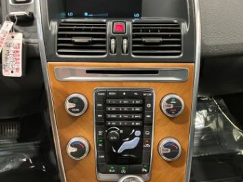 Used 2017 Volvo XC60 T6 Inscription w/ Protection Package AWD/4WD image 48