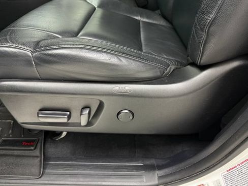 Used 2020 Toyota Tundra SR5 w/ SR5 Leather Package RWD image 28