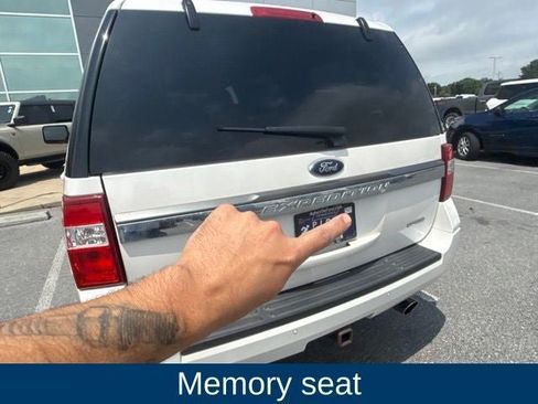 Used 2017 Ford Expedition Limited w/ Equipment Group 301A AWD/4WD image 18
