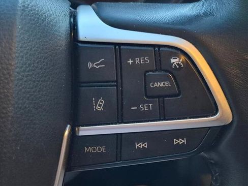 Used 2022 Toyota Highlander LE FWD image 8