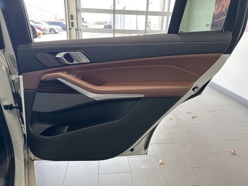 Certified 2025 BMW X7 xDrive40i w/ Premium Package image 43