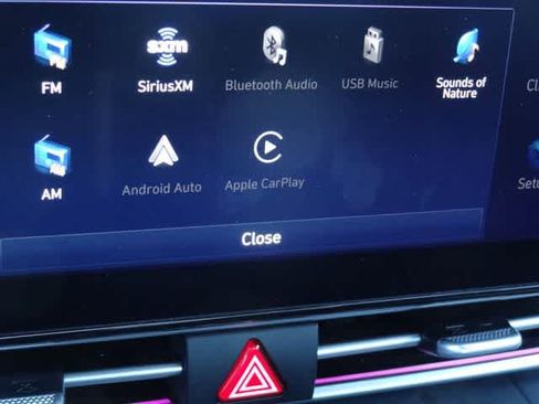 Used 2024 Hyundai Elantra SEL FWD image 25
