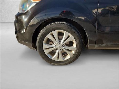 Used 2016 Kia Soul + image 23