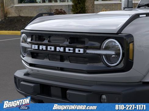 Used 2026 Ford Bronco Outer Banks AWD/4WD image 19