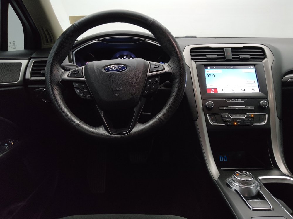 Used 2019 Ford Fusion SE FWD image 22