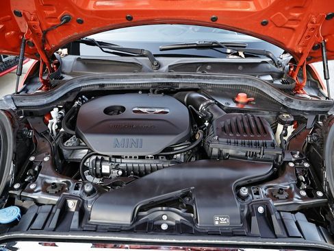 Used 2019 MINI Cooper 2-Door Hardtop w/ Storage Package image 25