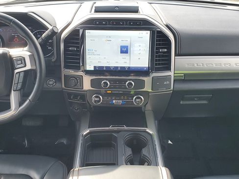 Certified 2022 Ford F450 Platinum w/ FX4 Off-Road Package image 15