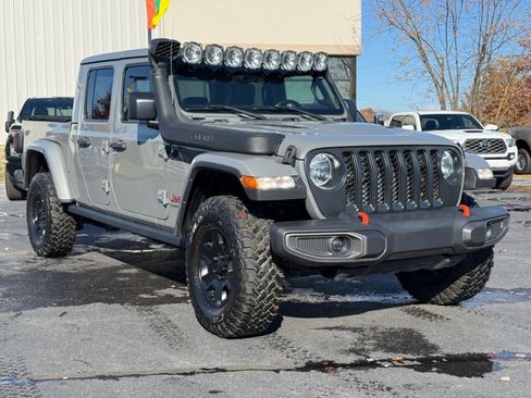 Used 2022 Jeep Gladiator Rubicon w/ Cold Weather Group image 2