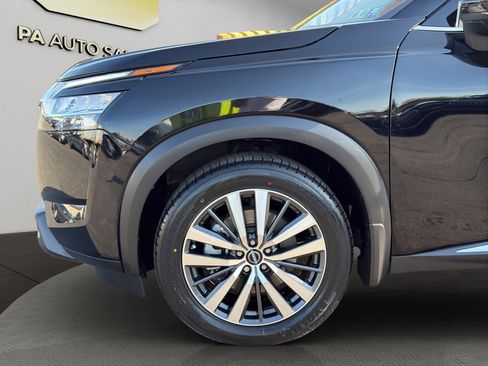 Used 2022 Nissan Pathfinder Platinum w/ Cargo Package image 21