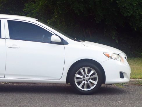 Used 2010 Toyota Corolla LE FWD image 26