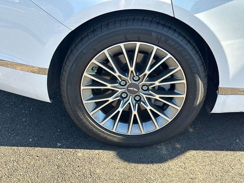 Used 2024 Genesis G80 2.5T image 17