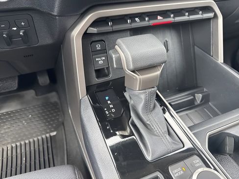 Used 2022 Toyota Tundra SR5 image 15