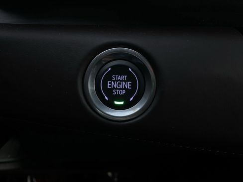 Certified 2024 Cadillac Escalade ESV Sport Platinum image 9