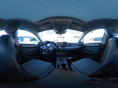 Used 2025 Volkswagen Jetta SE image 39