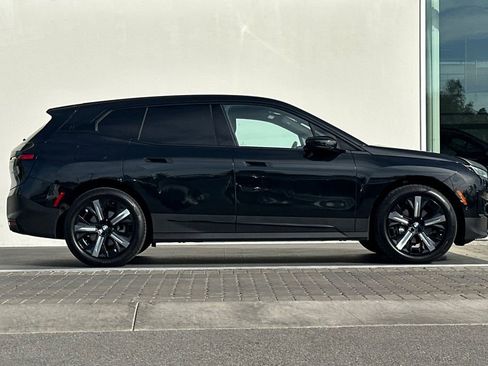 Used 2023 BMW iX xDrive50 AWD/4WD image 2