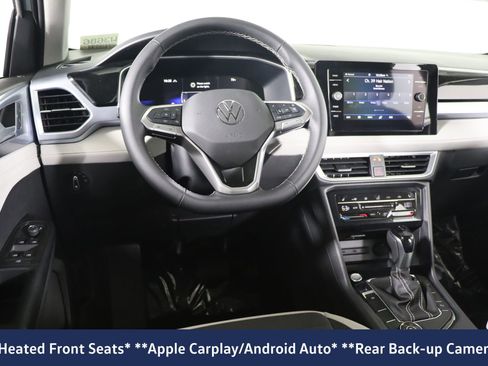 Used 2025 Volkswagen Taos SE image 5