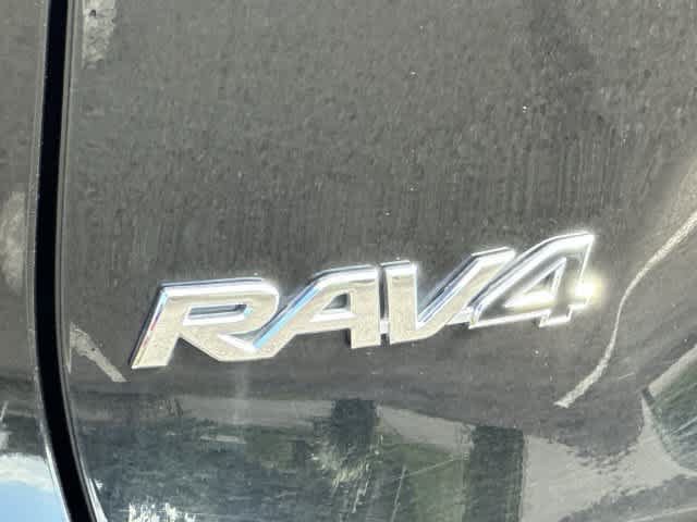 Used 2025 Toyota RAV4 XLE FWD image 25