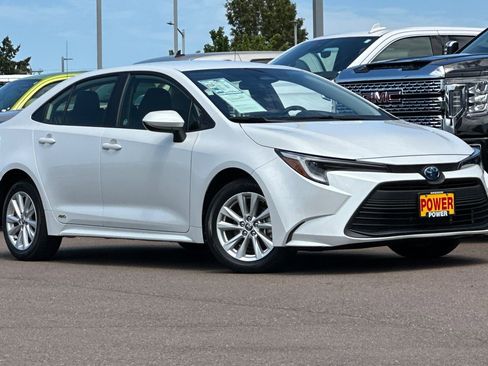 Used 2023 Toyota Corolla LE w/ LE Convenience Package AWD/4WD image 2