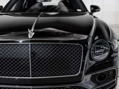 Used 2024 Bentley Flying Spur W12 image 12