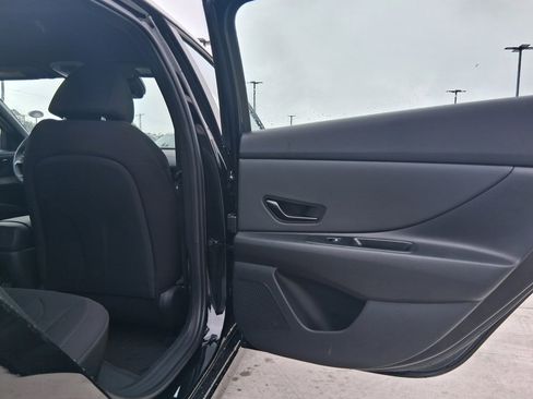 Used 2025 Hyundai Elantra Sport image 26