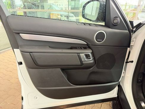 Certified 2025 Land Rover Discovery Dynamic SE AWD/4WD image 20